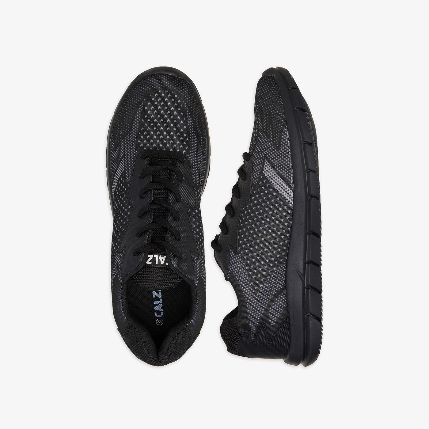 Trendy black deals tennis shoes